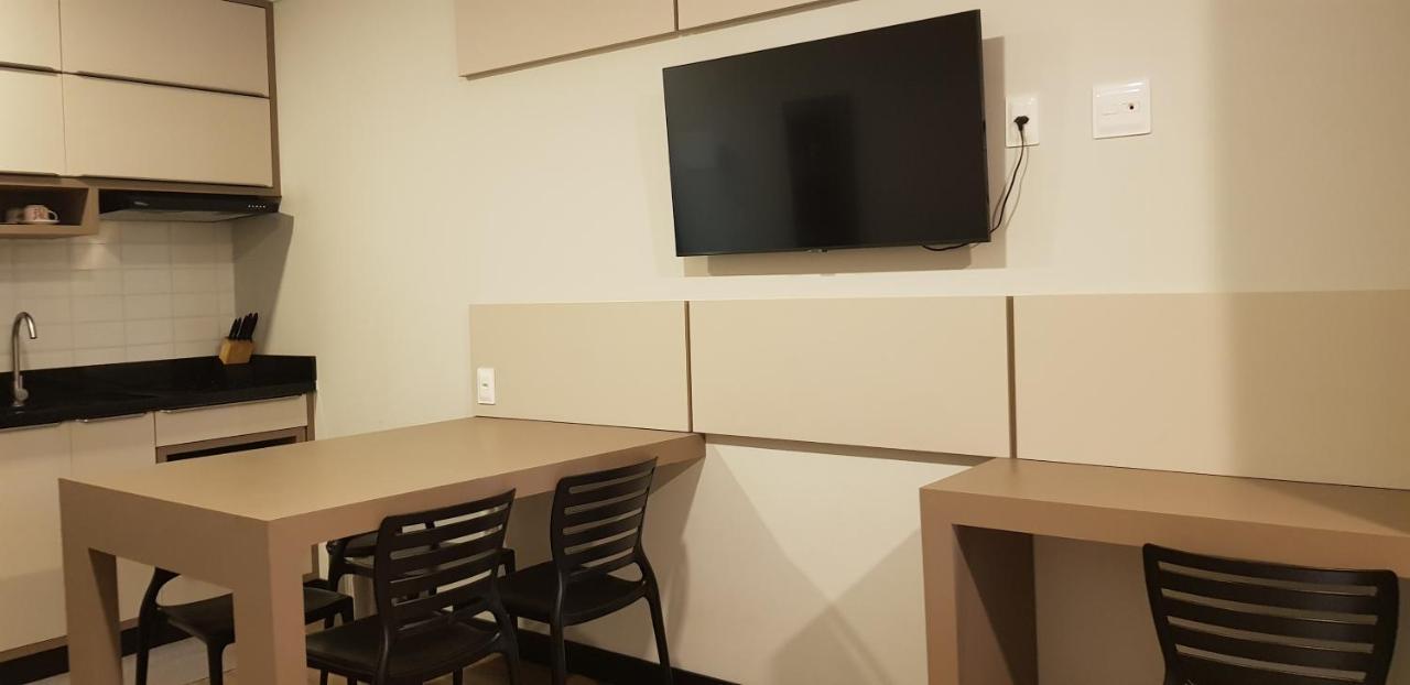 Com Piscina Ingleses 204 Apartamento *